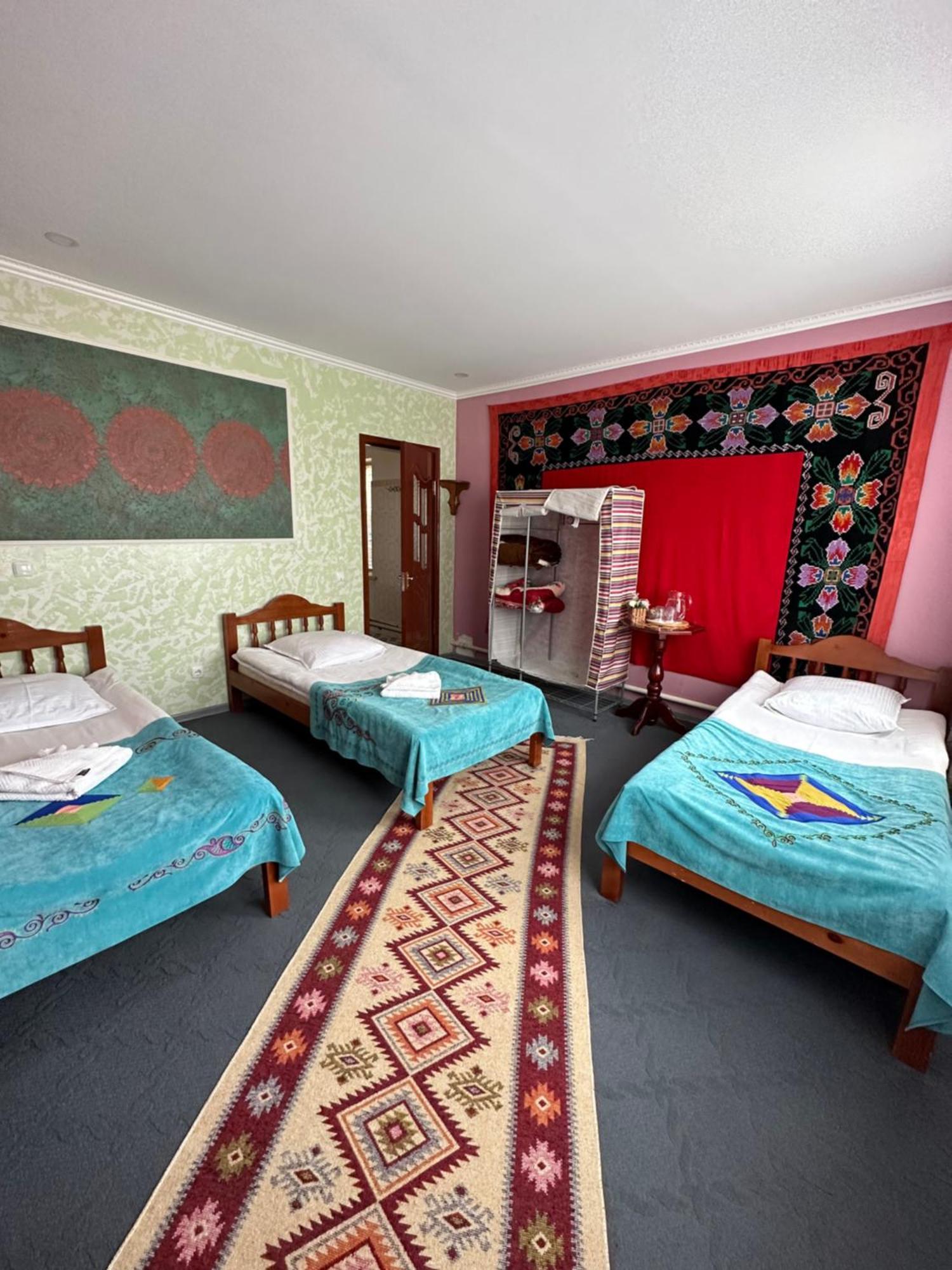 Guest House Emily Bokonbayevo Luaran gambar